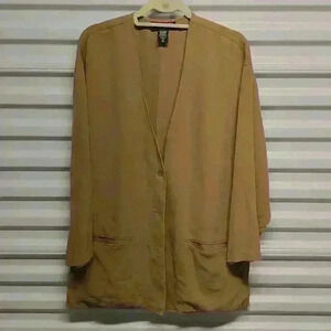 Women's light jacket two pockets in front AST 100% silk washed size 10